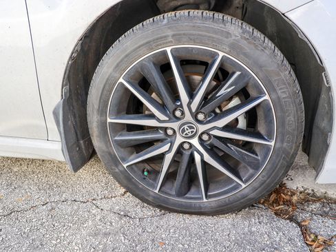 Used 2023 Toyota Camry SE image 12