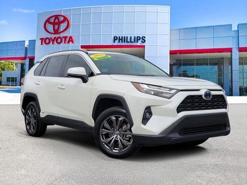 Used 2022 Toyota RAV4 XLE Premium image 1
