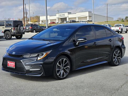 Used 2021 Toyota Corolla SE image 4