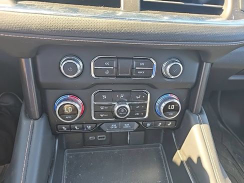 Used 2024 GMC Yukon XL AT4 w/ AT4 Premium Plus Package AWD/4WD image 27