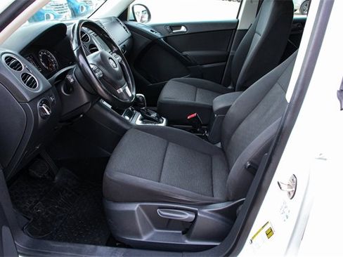 Used 2018 Volkswagen Tiguan Limited image 10