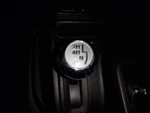 Used 2017 Jeep Wrangler Unlimited Rubicon image 7