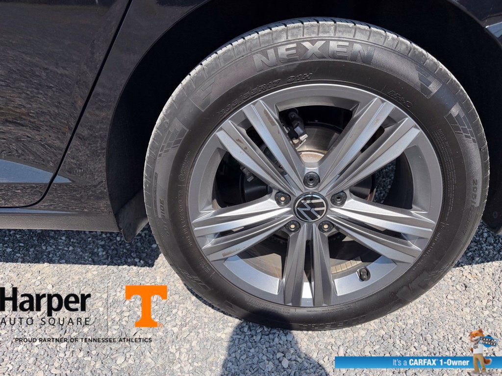 Used 2024 Volkswagen Jetta SE w/ Panoramic Sunroof Package FWD image 21