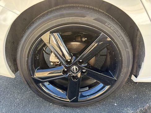 Used 2024 Nissan Sentra SR FWD image 35