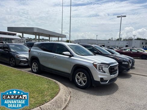 Used 2022 GMC Terrain SLE FWD image 1