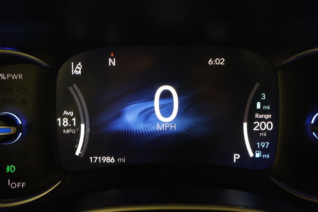 Used 2023 Chrysler Pacifica Touring-L FWD image 18