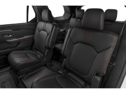 Used 2025 Honda Pilot TrailSport image 12