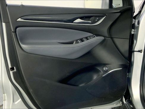Used 2020 Buick Enclave Essence FWD image 24