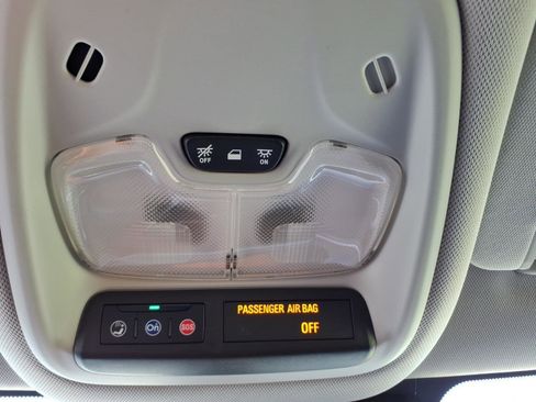 Used 2024 Chevrolet TrailBlazer LT w/ LT Cold Weather Package FWD image 29