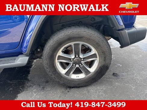 Used 2020 Jeep Wrangler Unlimited Sahara AWD/4WD image 20