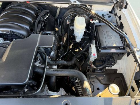 Used 2019 GMC Yukon XL SLT w/ Open Road Package AWD/4WD image 43