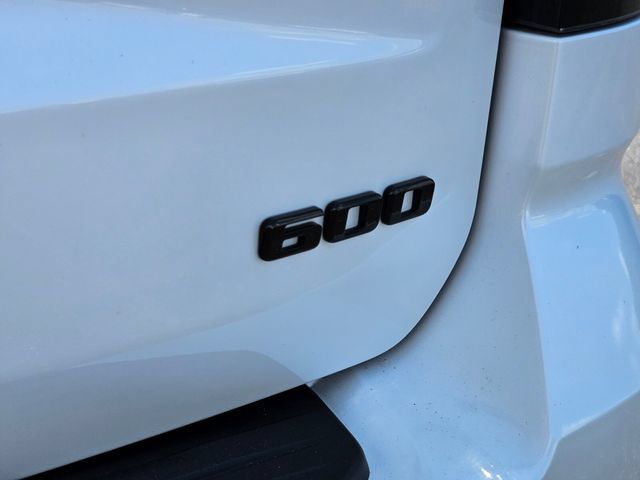 Used 2025 Cadillac Escalade ESV Sport w/ LPO, ONYX Package AWD/4WD image 17