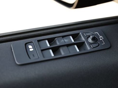 Used 2026 Land Rover Discovery Sport Landmark AWD/4WD image 17