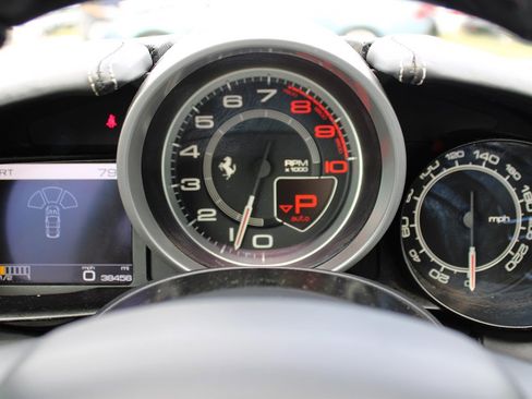 Used 2015 Ferrari California T image 33