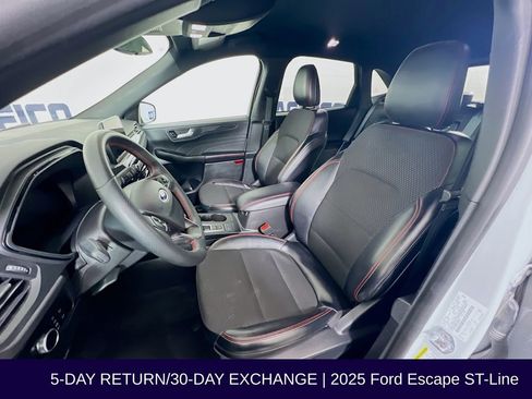 Used 2025 Ford Escape ST-Line image 13