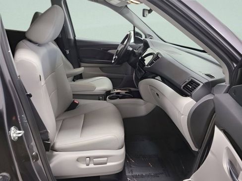 Used 2022 Honda Pilot Touring image 13