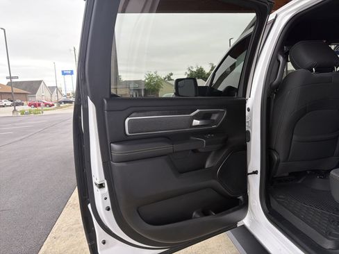 Used 2020 RAM 1500 Big Horn AWD/4WD image 2