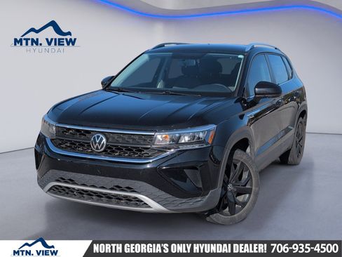 Used 2022 Volkswagen Taos SE image 1