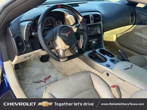 Used 2005 Chevrolet Corvette Coupe w/ Preferred Equipment Group RWD image 11