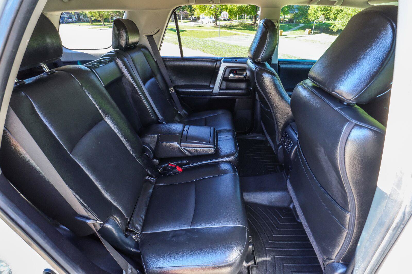 Used 2015 Toyota 4Runner SR5 AWD/4WD image 42