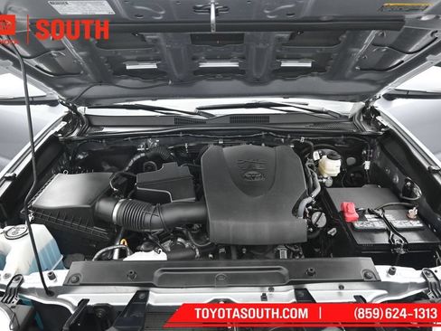 Used 2023 Toyota Tacoma TRD Sport AWD/4WD image 31