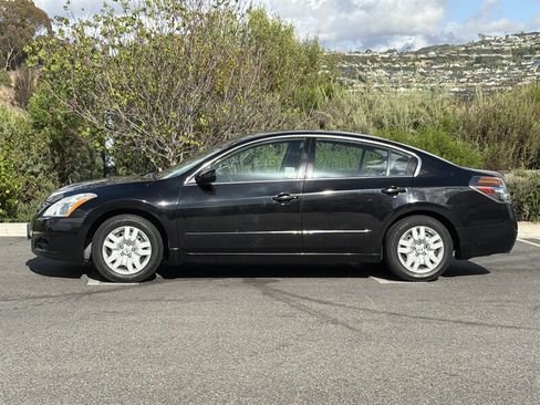 Used 2012 Nissan Altima 2.5 S FWD image 3