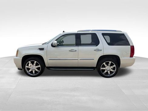 Used 2007 Cadillac Escalade AWD w/ Information Package image 6