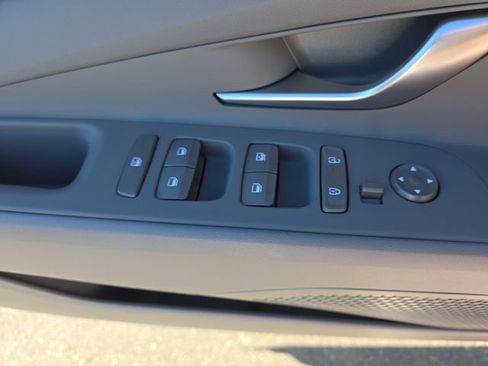 Certified 2025 Hyundai Elantra Blue image 40