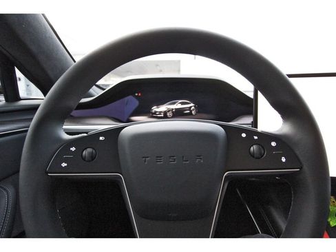Used 2022 Tesla Model S AWD/4WD image 16