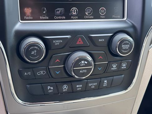 Used 2016 Jeep Grand Cherokee Limited w/ Trailer Tow Group IV image 19