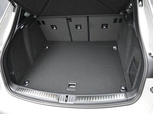 New 2026 Porsche Macan image 32