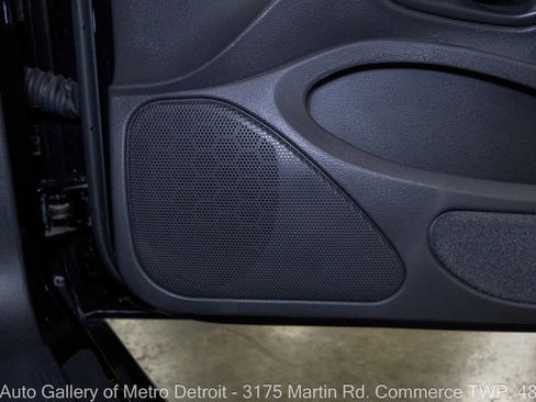 Used 2004 Ford Mustang Mach 1 RWD image 37