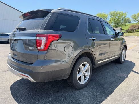 Used 2016 Ford Explorer XLT w/ Equipment Group 202A AWD/4WD image 3
