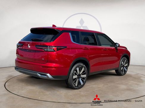 New 2026 Mitsubishi Outlander SE image 3