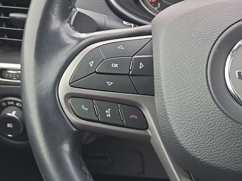 Certified 2020 Jeep Cherokee Latitude Plus image 23