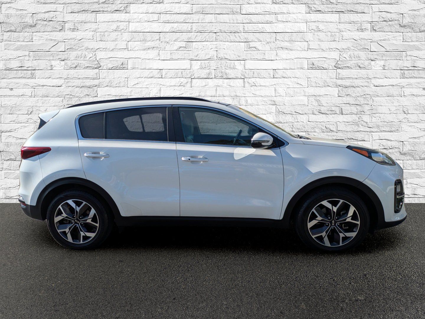 Used 2020 Kia Sportage EX w/ EX Technology Package FWD image 6