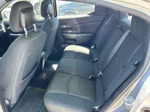 Used 2013 Dodge Avenger SE FWD image 8
