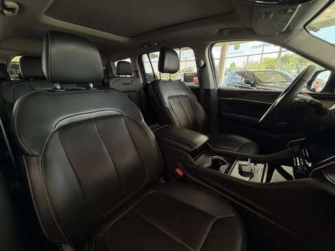Used 2024 Jeep Grand Cherokee L Limited w/ Luxury Tech Group II AWD/4WD image 40