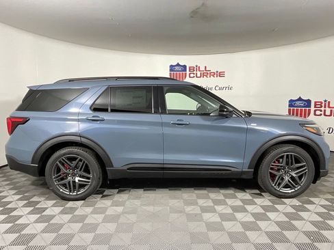 New 2026 Ford Explorer ST-Line w/ ST-Line Street Pack RWD image 2