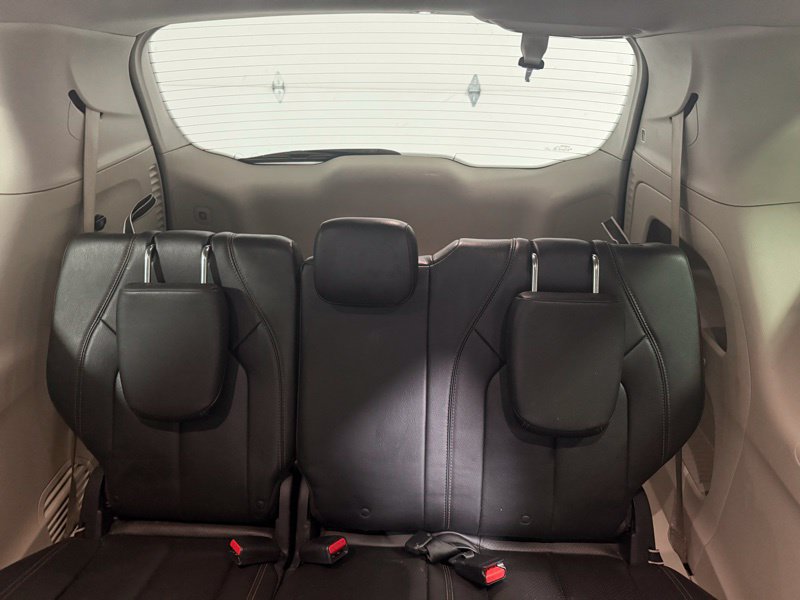 Used 2018 Chrysler Pacifica Touring-L FWD image 15