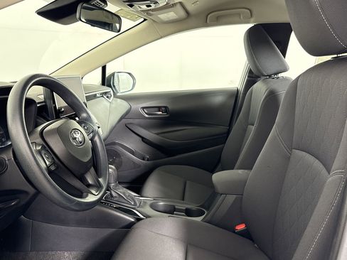 Used 2023 Toyota Corolla LE image 5
