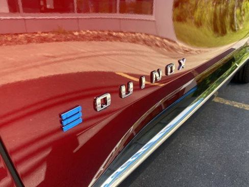 New 2025 Chevrolet Equinox EV LT image 7