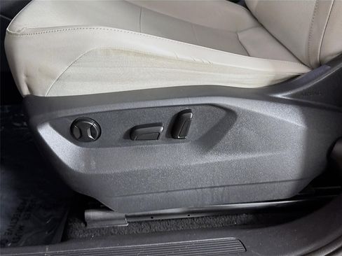 Used 2019 Volkswagen Tiguan SE w/ Panoramic Sunroof Package FWD image 21