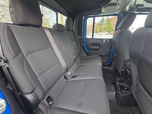 Used 2023 Jeep Gladiator Willys image 26