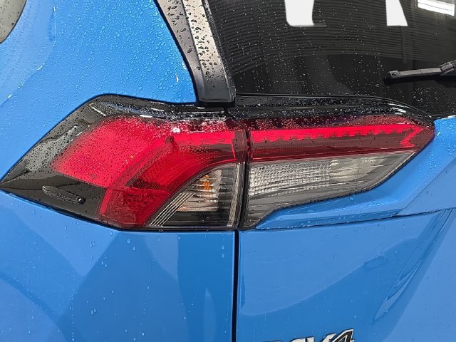 Used 2019 Toyota RAV4 LE w/ All Weather Liner Package AWD/4WD image 31