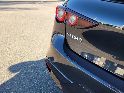 Used 2023 MAZDA MAZDA3 s image 6