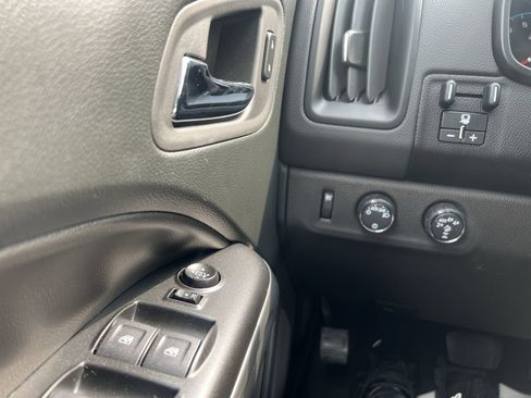 Used 2022 Chevrolet Colorado ZR2 image 18