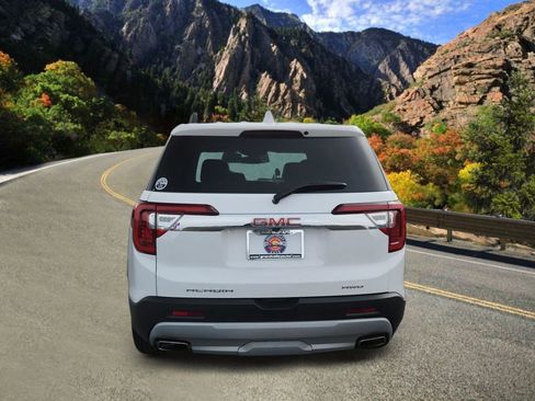 Used 2023 GMC Acadia SLT image 4