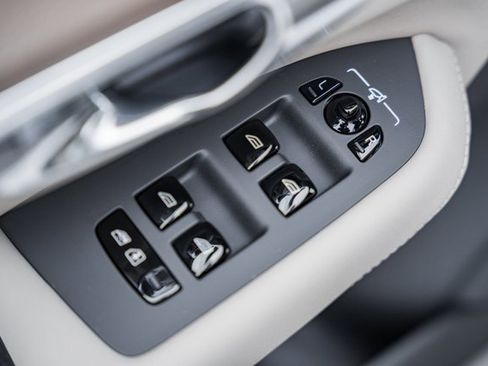 New 2026 Volvo XC90 B6 Ultra image 39