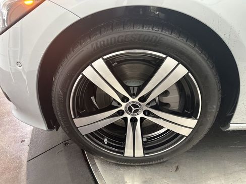 Used 2025 Mercedes-Benz C 300 Sedan image 31